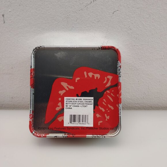 BETTY BOOP 18" NECKLACE WITH HAND PAINTED ENAMEL FLIRTY GIRL CUPCAKE CHARM VTG - Picture 5 of 9